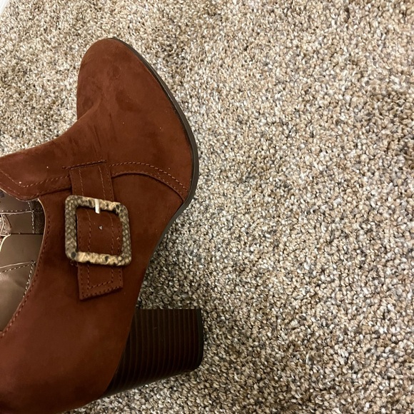 A2 Heel Boots - Picture 2 of 4